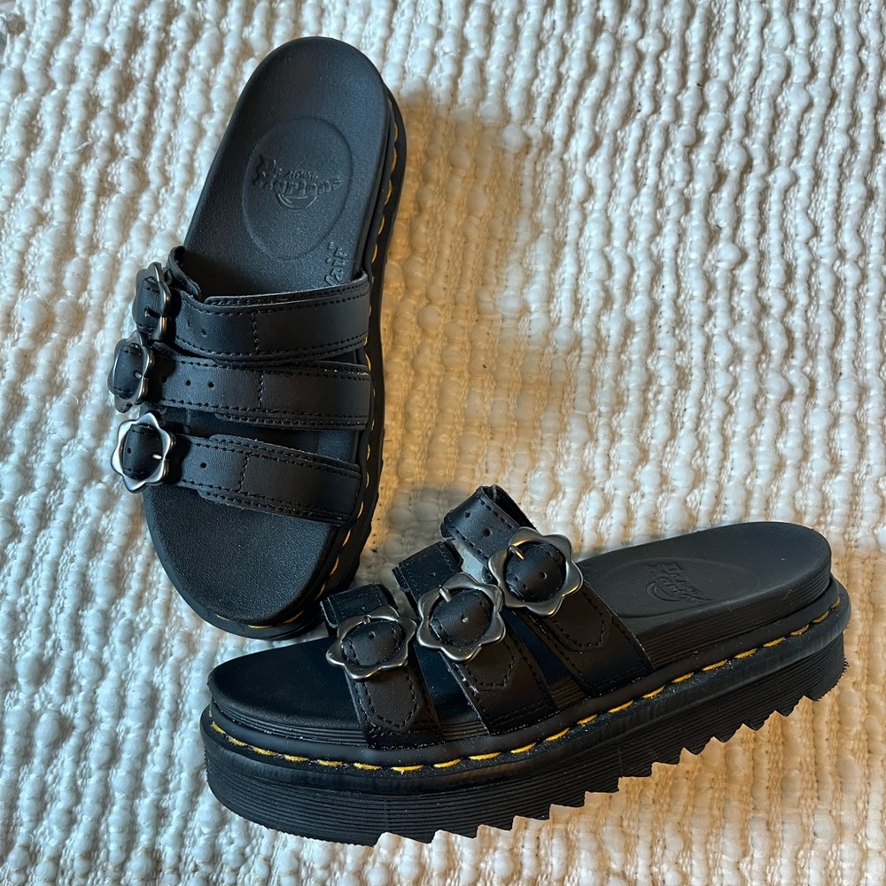 Blaire Flower Buckle Slide US 7 / EU 38